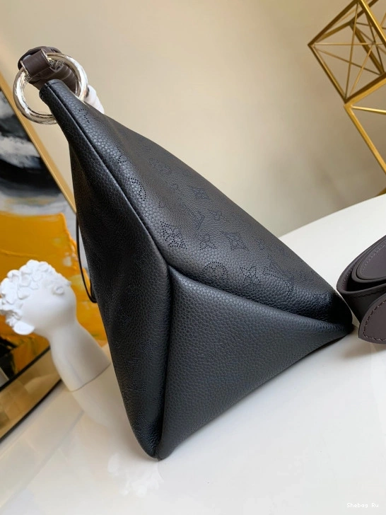 HOBO LOUIS MM VUITTON BEAUBOURG 0822